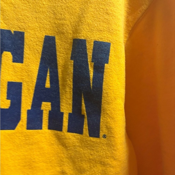 Unisex Y2k 2000s Yellow university of  Michigan go blue Men sweatshirt small - Picture 3 of 7